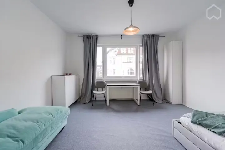 Nachmieter gesucht - 33 m², Fahrstuhl & Stellplatz | Möbelübernahme 2.900 € Voraussetzung — photo 1